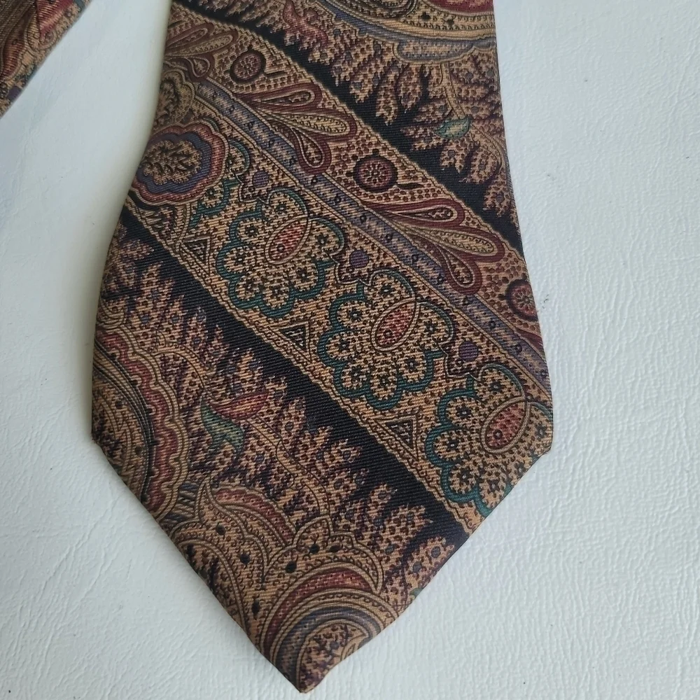 Charing Cross Mens Tie Red Green Gold Tan Paisley 100% Silk Hand Finished
